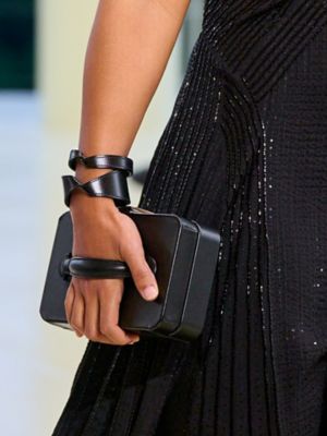 エルメスの公式オンラインストア | Hermès - エルメス-公式サイト