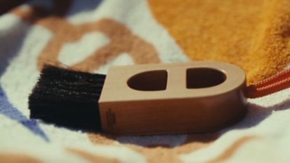 ビーチブラシ 《マイヨン・デ・サーブル》 - グリーン | Hermès