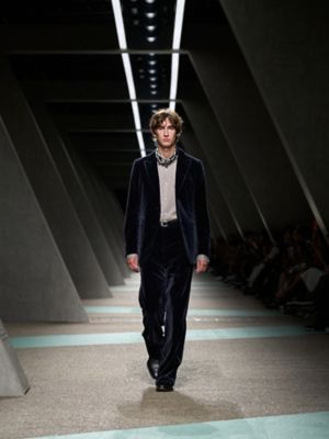 エルメスの公式オンラインストア | Hermès - エルメス-公式サイト
