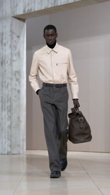 空間を形作る対角線 | Hermès - エルメス-公式サイト