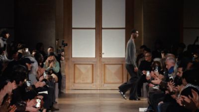 エルメスの公式オンラインストア | Hermès - エルメス-公式サイト