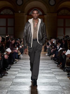 エルメスの公式オンラインストア | Hermès - エルメス-公式サイト