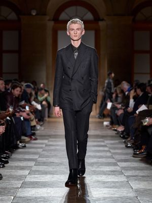 エルメスの公式オンラインストア | Hermès - エルメス-公式サイト