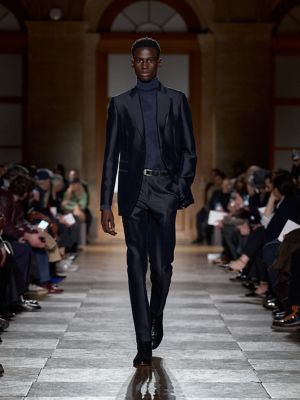 ⭐️【全国送料無料】定価13万　HERMES エルメス　クッション　Hリヴィエラ エルメスの公式オンラインストア | Hermès - エルメス-公式サイト