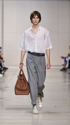 Hermès Spring 2022 Menswear Fashion Show  Mens spring fashion, Menswear,  Linen menswear