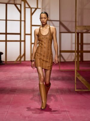 2025年春夏レディスコレクション ショー | Hermès - エルメス 2025年春夏レディスコレクション ショー | Hermès - エルメス