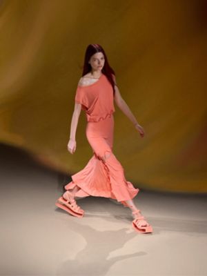 Hermès 2023 Verão novos chinelos frios de sola grossa Casal feminino  chinelos de praia desodorantes velcro sapatos de segundo tio feminino O8AR