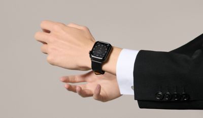Apple watch black on wrist clearance