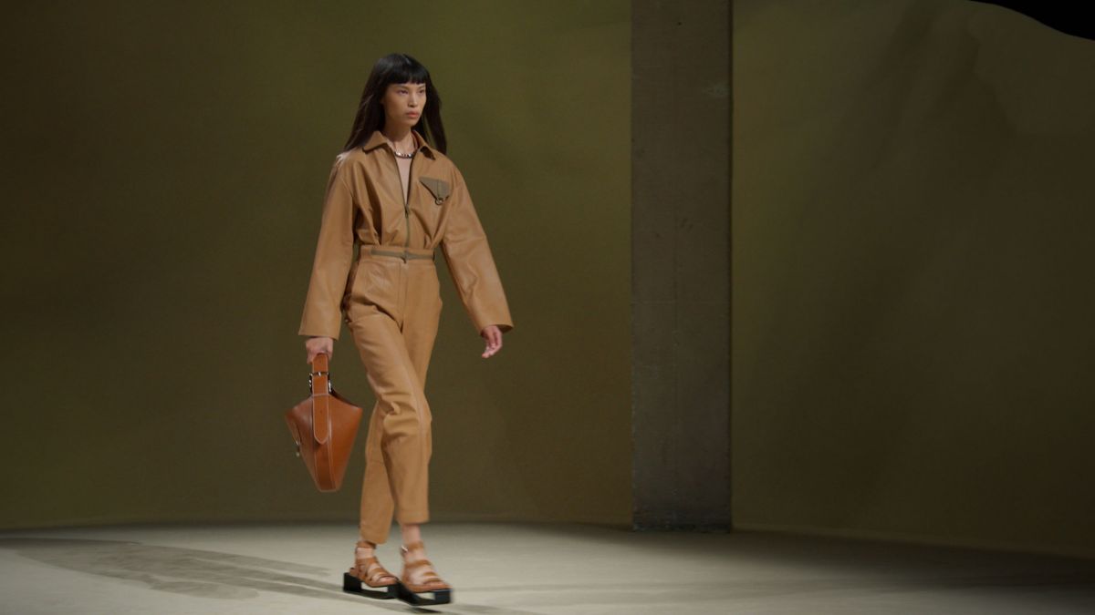 2023年春夏レディスコレクションショー | Hermès - エルメス-公式サイト