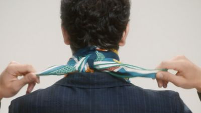 How to tie a Hermes Twilly Video 