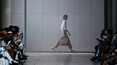 2024年春夏メンズコレクション ショー | Hermès - エルメス-公式 2024年春夏メンズコレクション ショー | Hermès - エルメス-公式