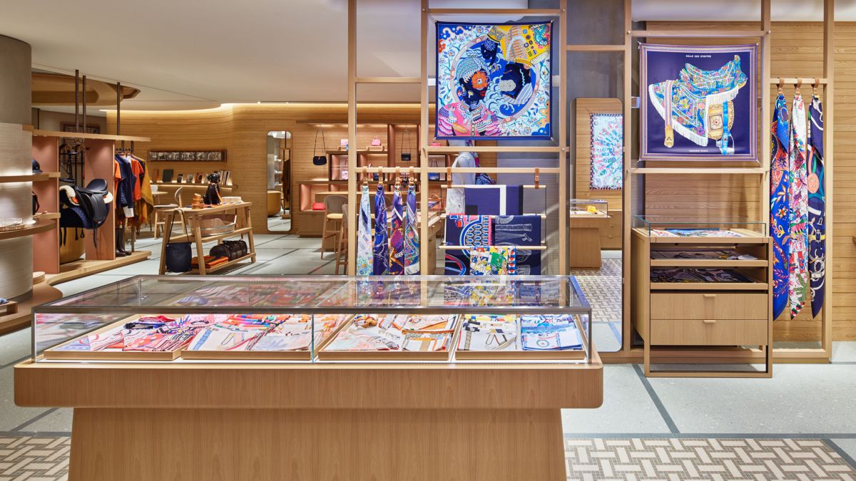 CUSTOMERS AT THE CORE OF AN OMNICHANNEL NETWORK | Hermès USA