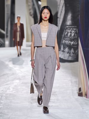 21年春夏レディスコレクション ショー Hermes エルメス 公式サイト
