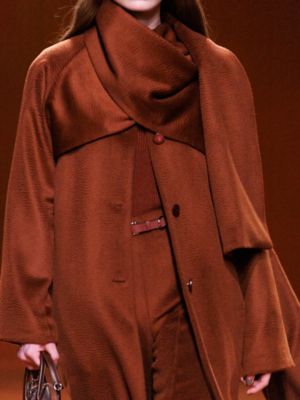 Hermès Fall-Winter 2023-24 - fiery colours, feminine sensuality