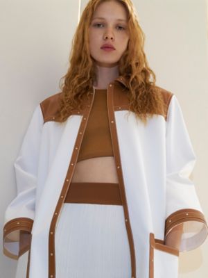 The latest color from the Hermes Spring/Summer 2022 collection! Comfortable  brown Chai is now in stock.