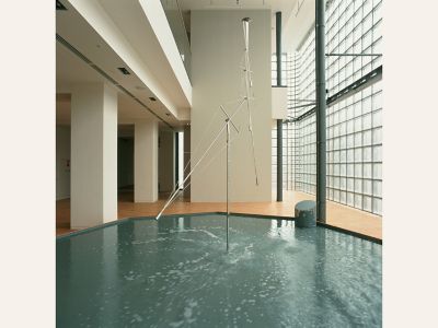 新宮晋　オブジェ 星の肖像」風のモニュメント制作の第一人者である世界的