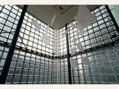 新宮晋　オブジェ 星の肖像」風のモニュメント制作の第一人者である世界的