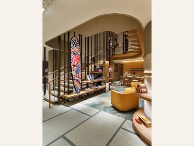 新版 エルメスの道 表参道店 特別限定カバー版 Hermes エルメス 公式サイト