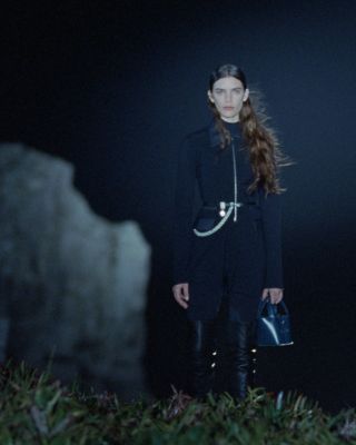 エルメスの公式オンラインストア | Hermès - エルメス-公式サイト