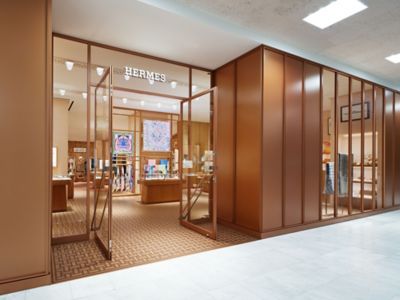 エルメス 藤崎店 リニューアルオープン | Hermès - エルメス-公式サイト