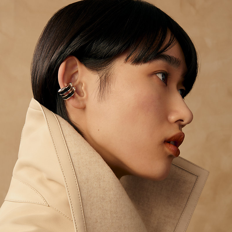 イヤーカフ 《ジョケット》 - ブラック | Hermès - エルメス-公式サイト