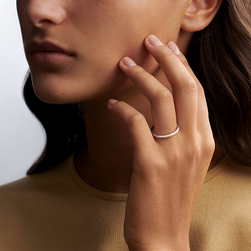 ウェディングリング 《フィル・ロン》 GM | Hermès - エルメス-公式サイト