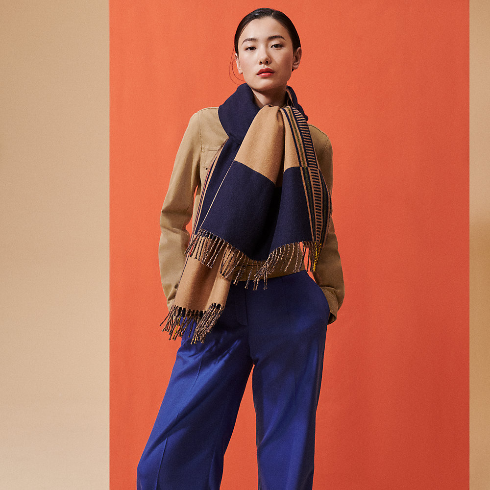 極美品△HERMES エルメス カシミヤ100％ セリエボタン フード付き  