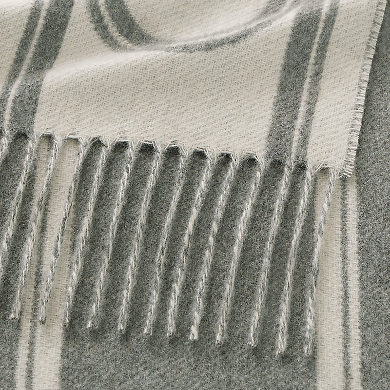 カシミヤマフラー 《バンド・ドゥ・レポ》 - グレー | Hermès  