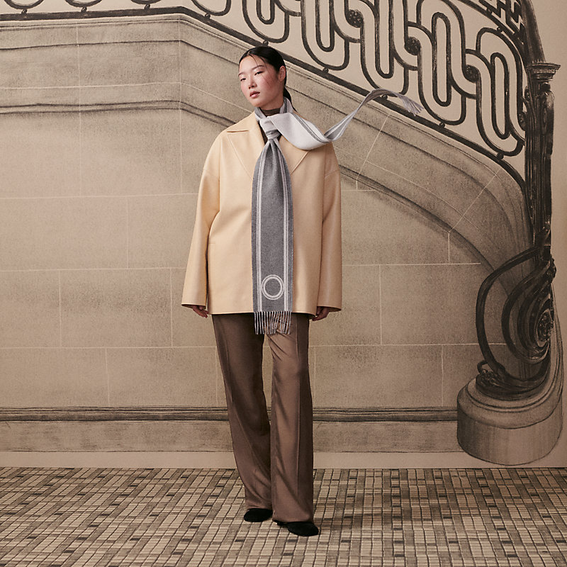 カシミヤマフラー 《バンド・ドゥ・レポ》 | Hermès - エルメス-公式サイト 