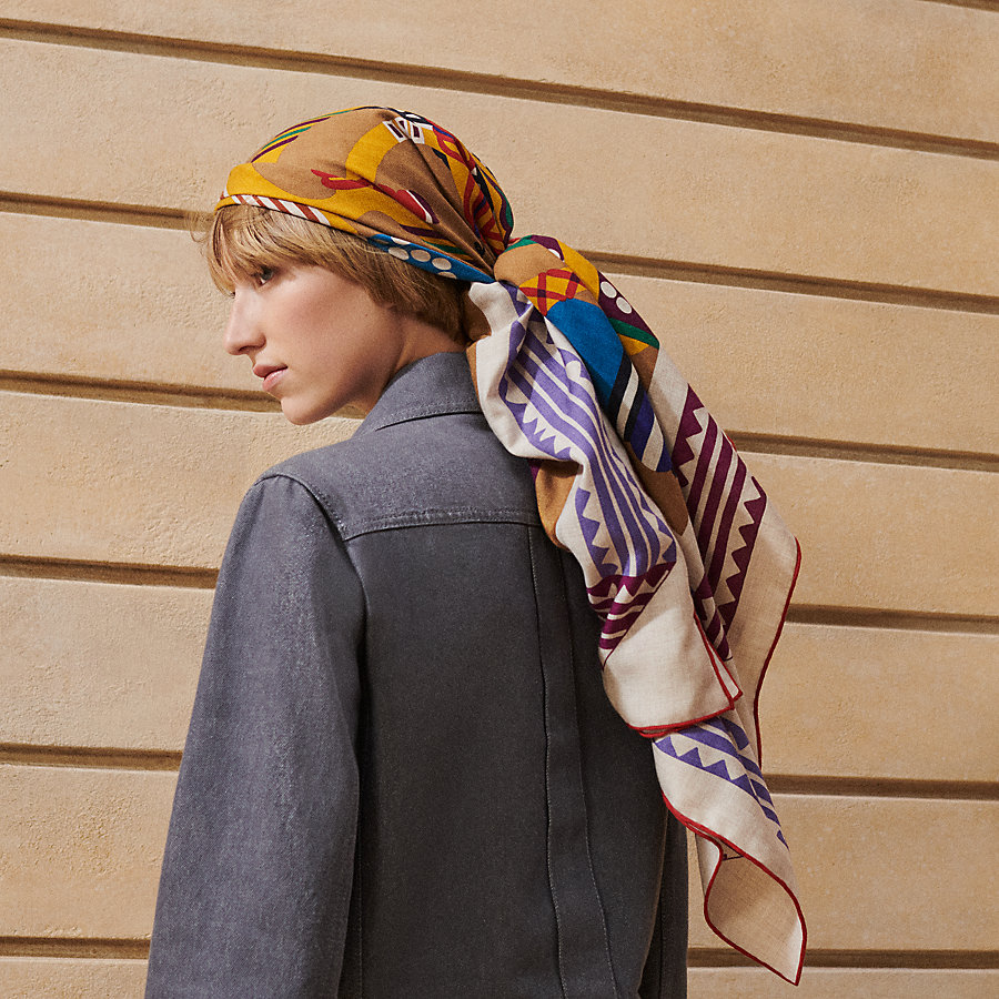 ☆ HERMES/ エルメス/大判 スカーフ カレ/ 茶色地×マルチ ☆