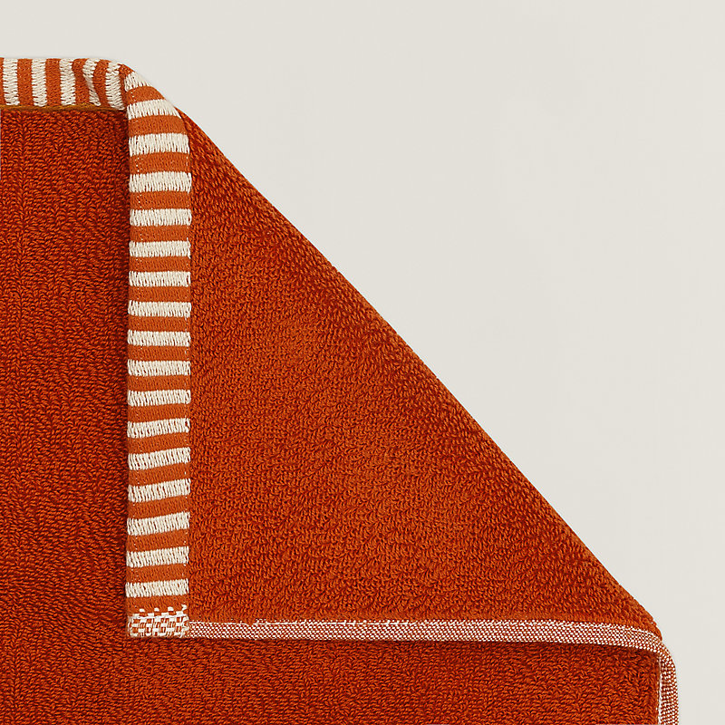 カレ・タオル 《ヴィス・ヴェルサ》 | Hermès - エルメス-公式サイト