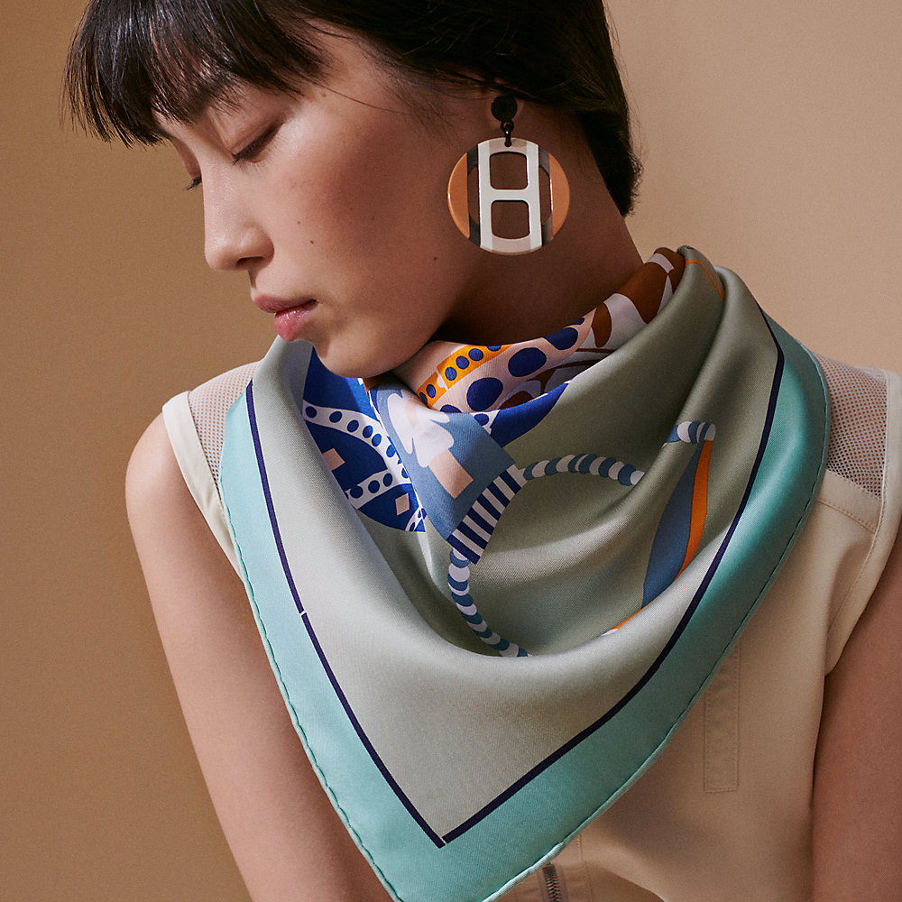 カレ 90 《ガウチョの鞍》 | Hermès - エルメス-公式サイト