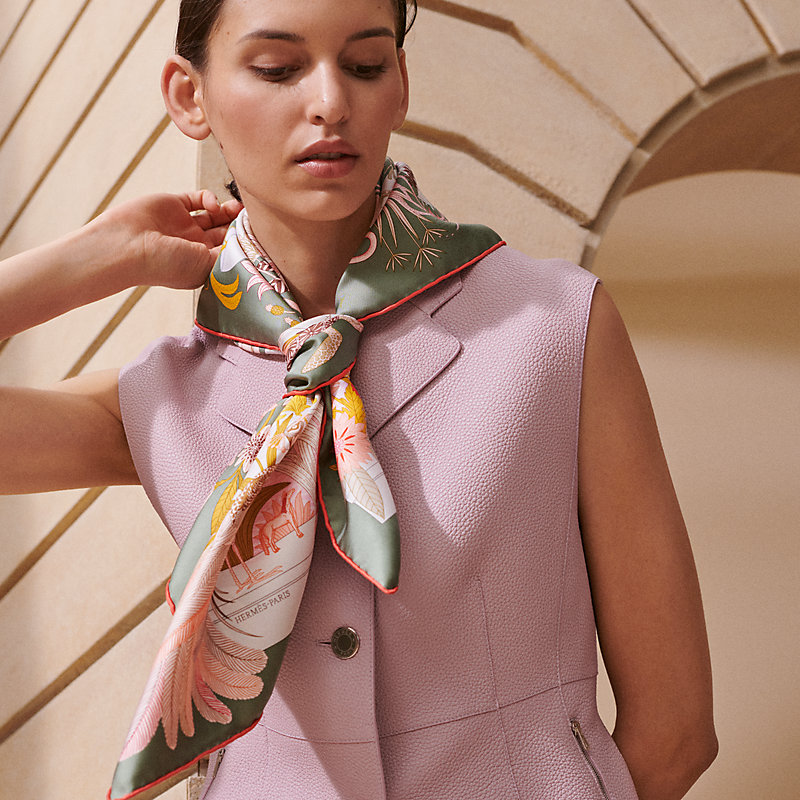 ★新品・未使用★ レア カレ90 HERMES エルメス 大判 スカーフ 馬柄　オレンジ色　ミニ　カレ　プチ　スカーフ　 ポケットチーフ　人気 HERMESカレ90 アルメニアの楽園 HERMES エルメス スカーフ カレ90 Au