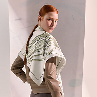 カレ 90 プレシュー 《ペガサスのように自由に》 - ホワイト | Hermès 