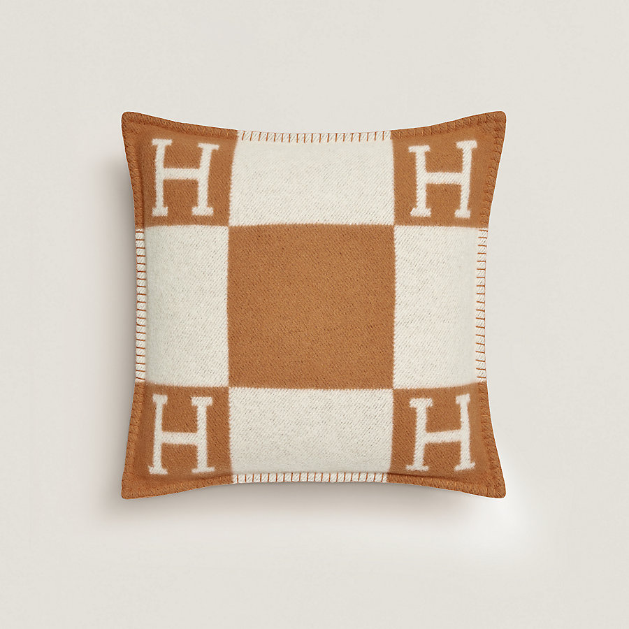 クッション 《アヴァロン》 PM | Hermès - エルメス-公式サイト