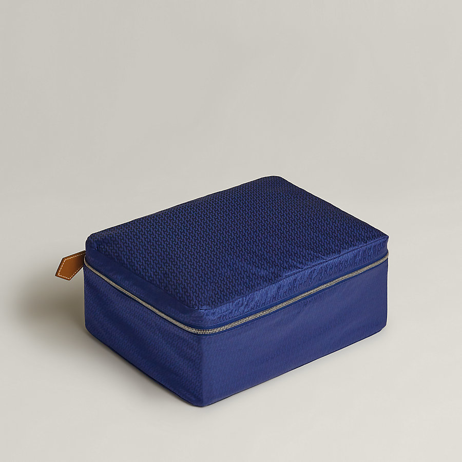 ケース 《ウース・ドゥ・ヴォヤージュ》 PM | Hermès - エルメス-公式 