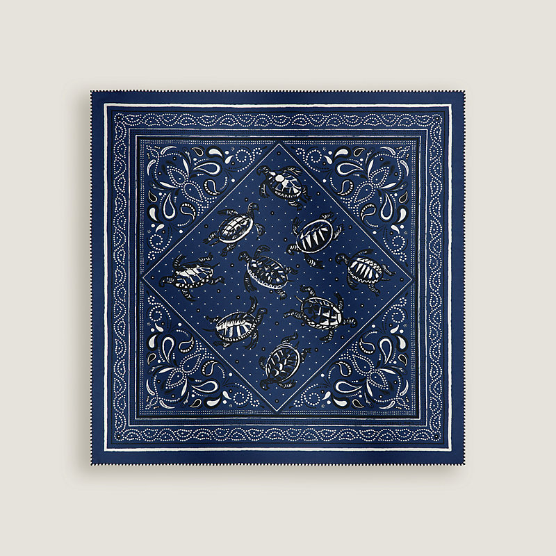 シルクバンダナ 《タートル・バンダナ》 | Hermès - エルメス-公式サイト