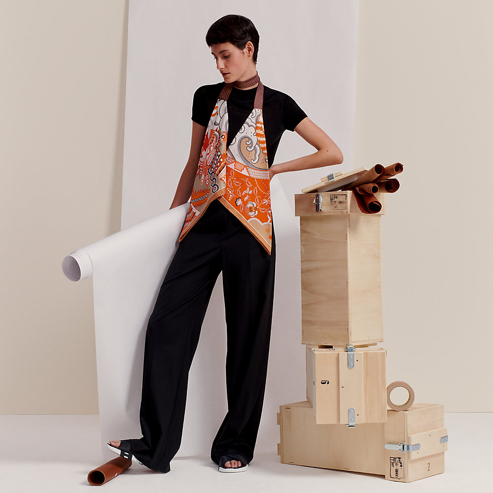 スカーフタイ 《シュルプリーズ・プティ・アッシュ》 | Hermès  