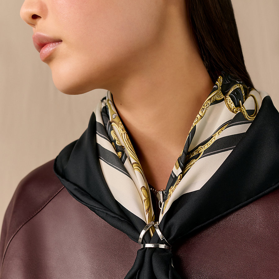 スカーフリング 90 《トリオ》 | Hermès - エルメス-公式サイト 
