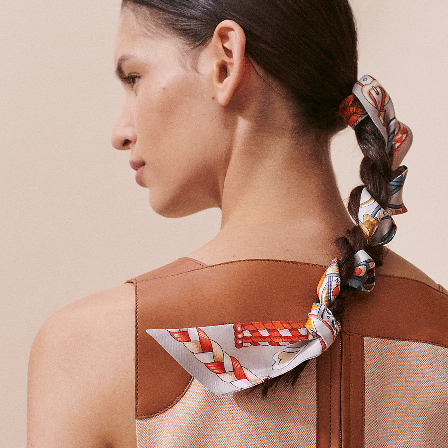 ツイリー 《アルネ・ドゥ・クール》 | Hermès - エルメス-公式サイト 