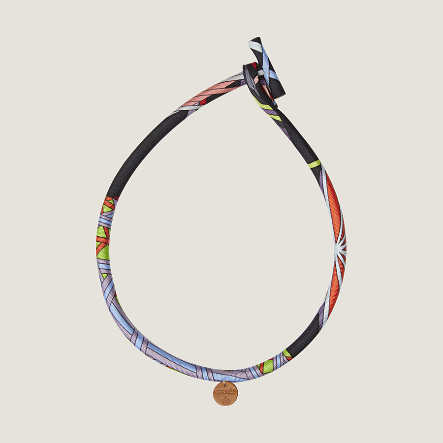 ネックレス 《ブリッド》 シルク PM | Hermès - エルメス-公式サイト