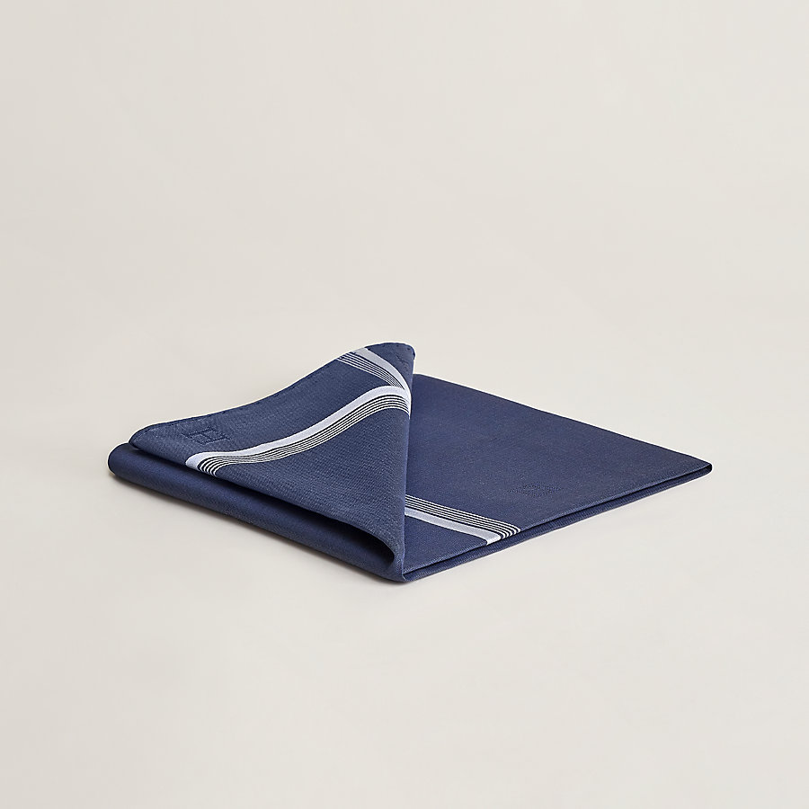 ハンカチーフ ジャカード 《Hレリーフ》 | Hermès - エルメス-公式サイト 