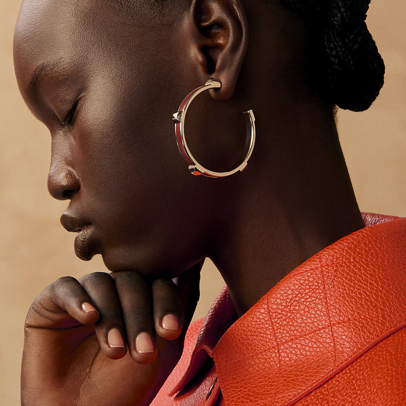 ピアス 《アテナ》 GM - レッド | Hermès - エルメス-公式サイト