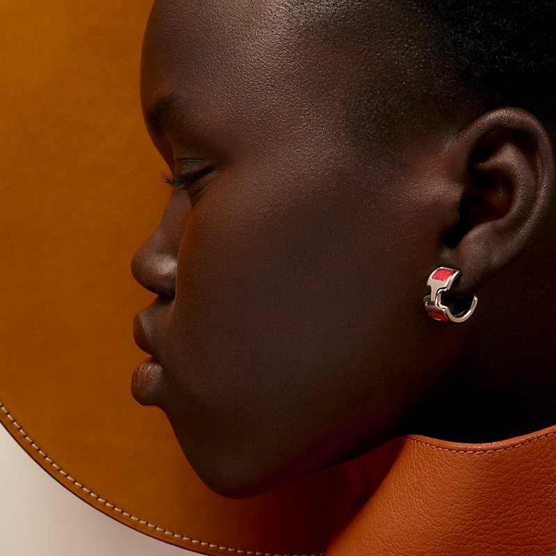 ピアス 《オランプ》 PM - レッド | Hermès - エルメス-公式サイト 