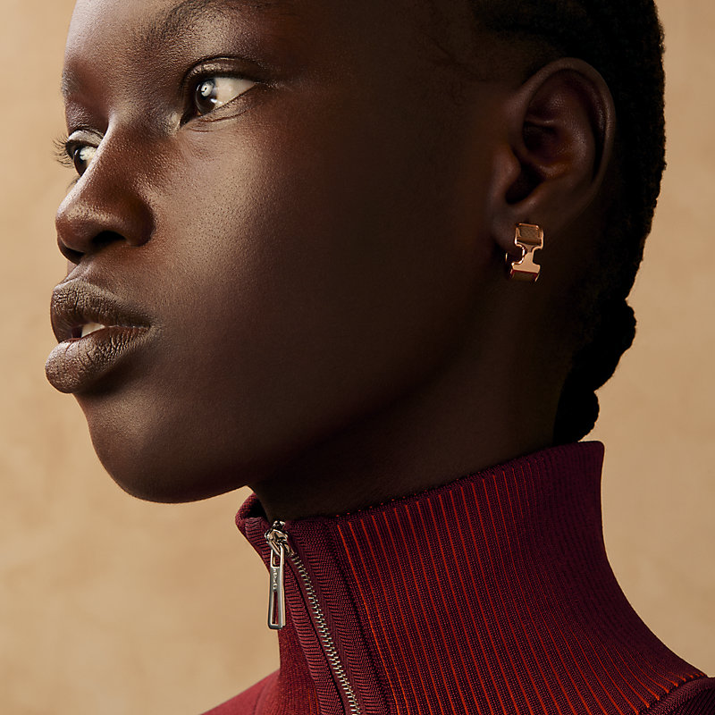 ピアス 《オランプ》 PM - ベージュ | Hermès - エルメス-公式サイト 