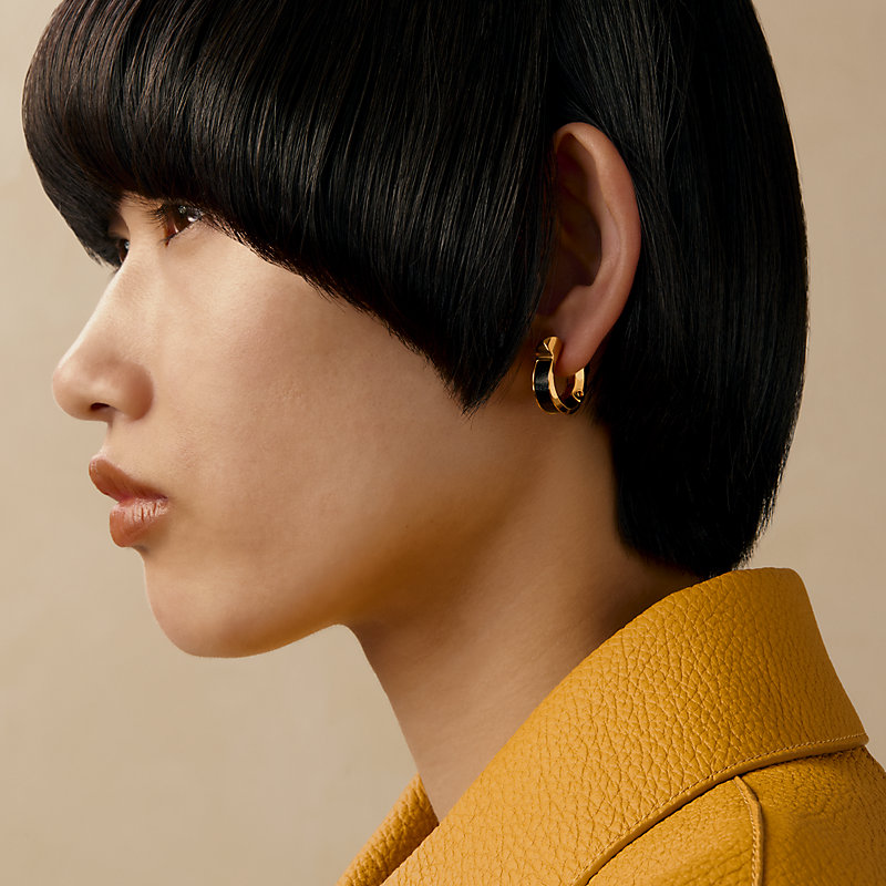ピアス 《ジョケット》 PM - ブラック | Hermès - エルメス-公式サイト