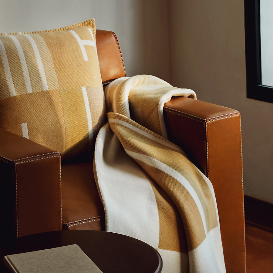 エルメス HERMES アヴァロン ヴィブラシオン クッション ウール  