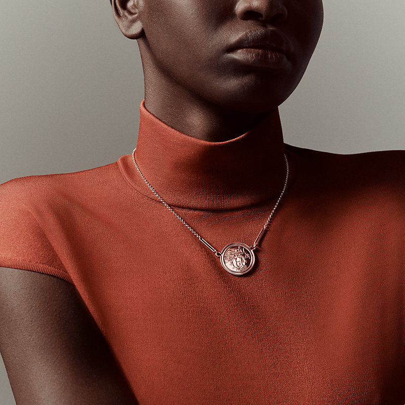 ペンダント 《エルメス エクスリブリス》 GM | Hermès - エルメス-公式  