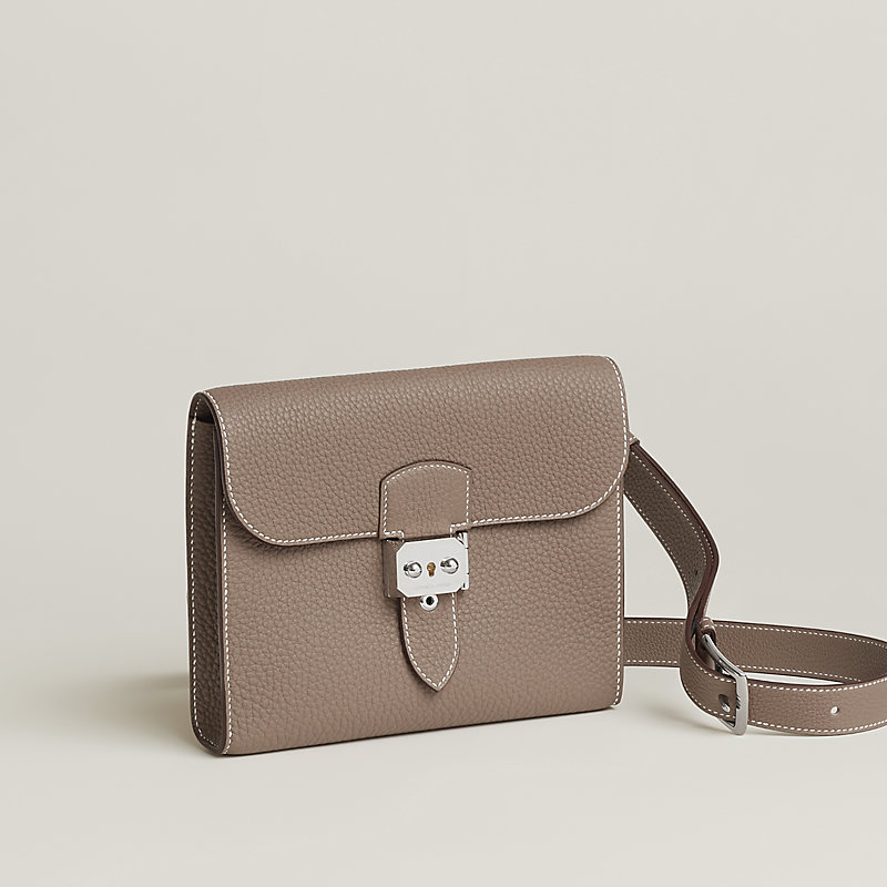 HERMÈSのボディバッグ