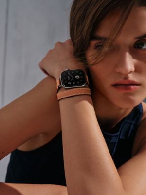 Apple Watch Hermès 42 mm Attelage Double Tour錶帶, 檢視: 佩戴, worn, 檢視共2張圖片的第4張